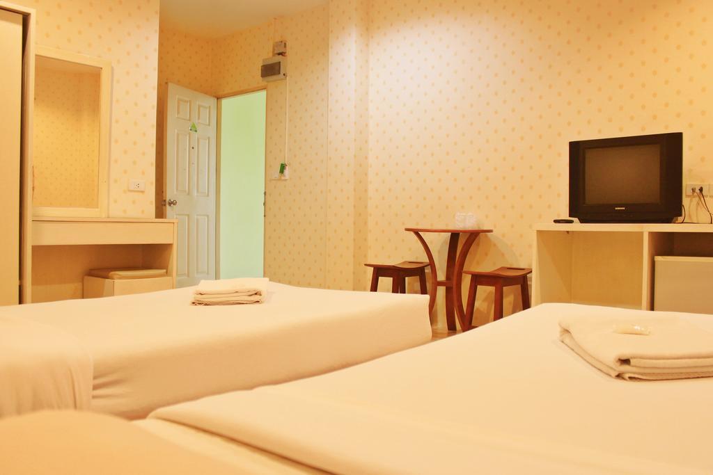 Be Fine Guesthouse Phuket Zimmer foto