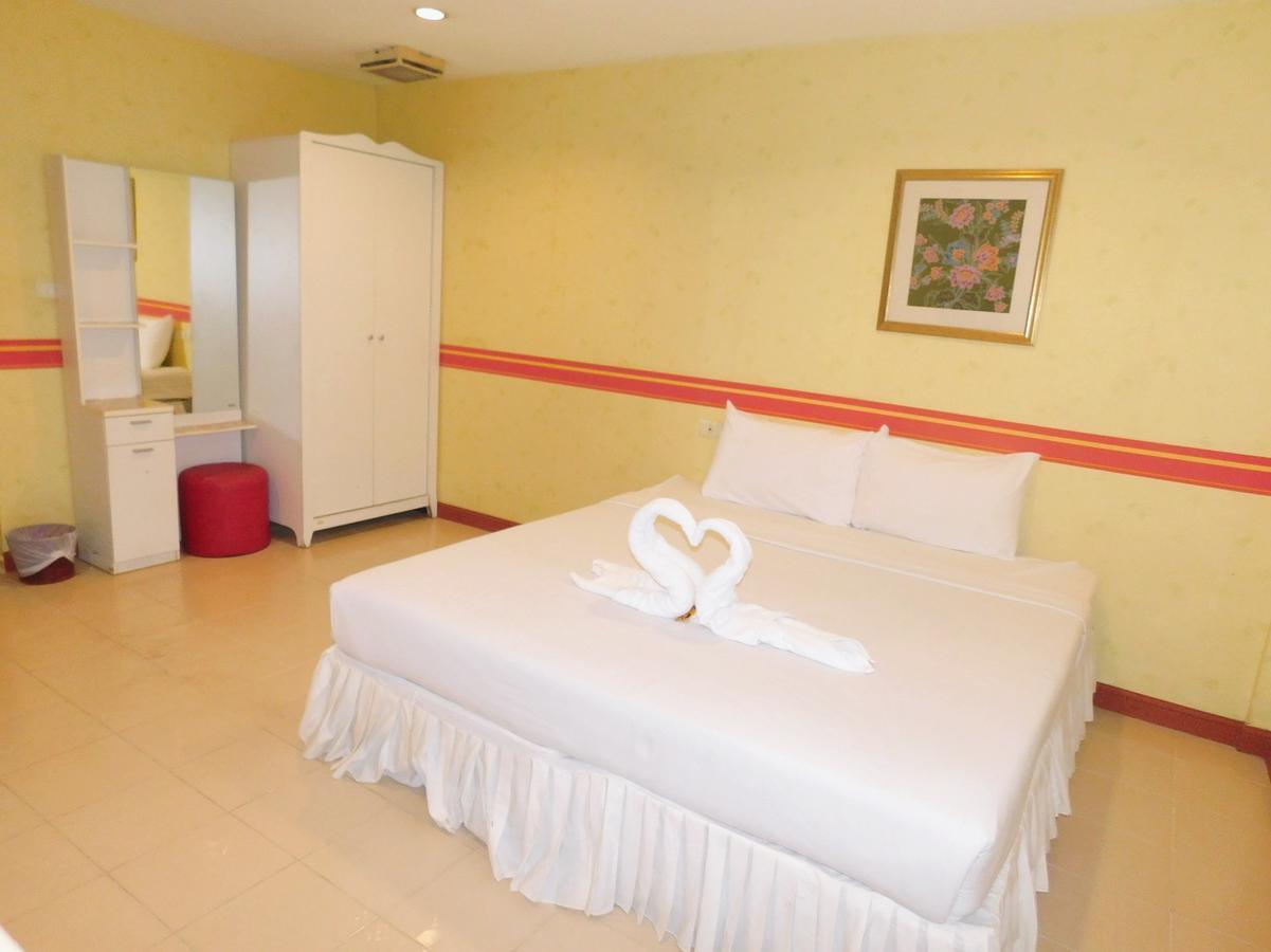 Be Fine Guesthouse Phuket Exterior foto