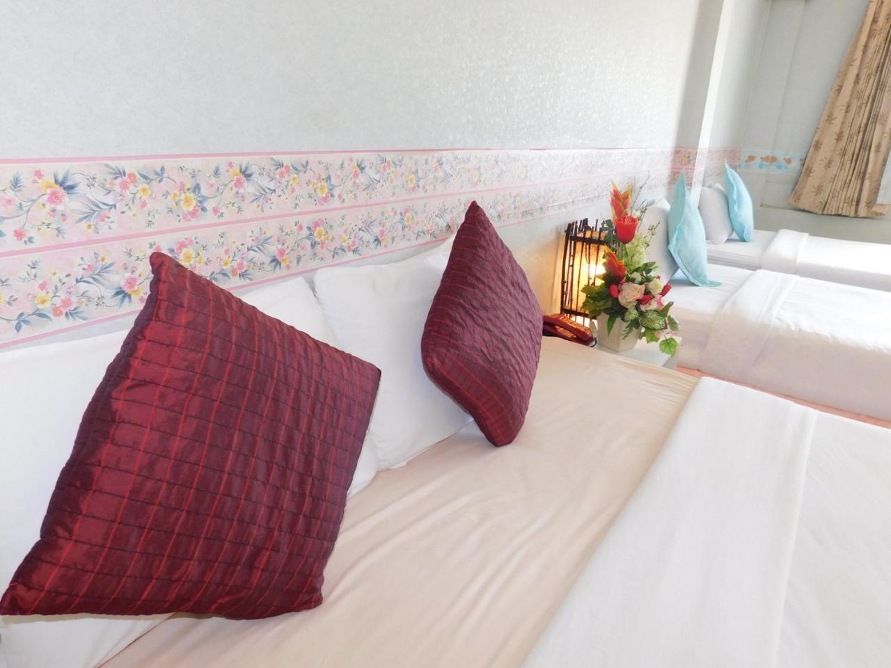 Be Fine Guesthouse Phuket Exterior foto